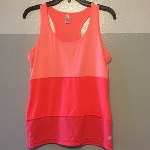 Tricolor athletic tank top